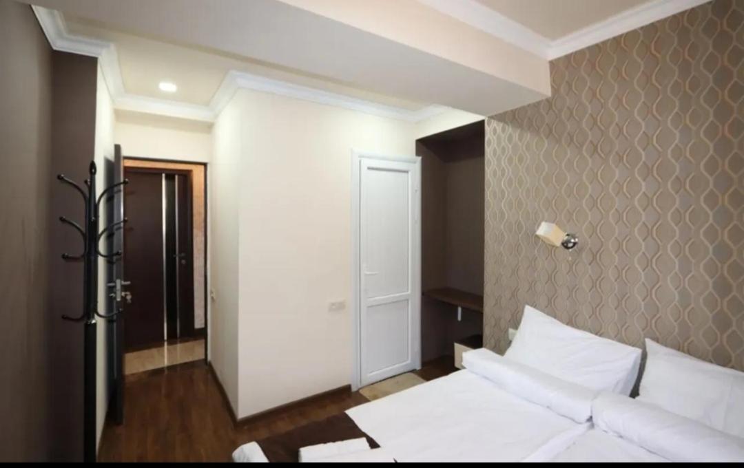 Mine Passionis Hotel And Tours Yerevan Ngoại thất bức ảnh